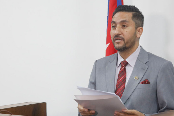 देश निर्वाचनमा होमियोः मन्त्री खरेल